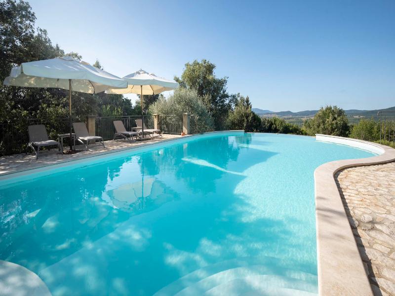 Tenuta Il Sassone - Wine & Food - Havuz