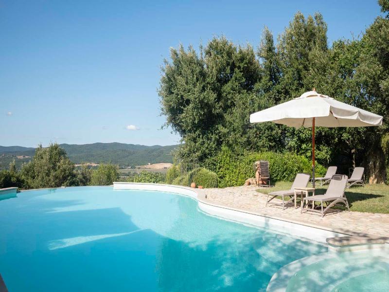 Tenuta Il Sassone - Wine & Food - Havuz