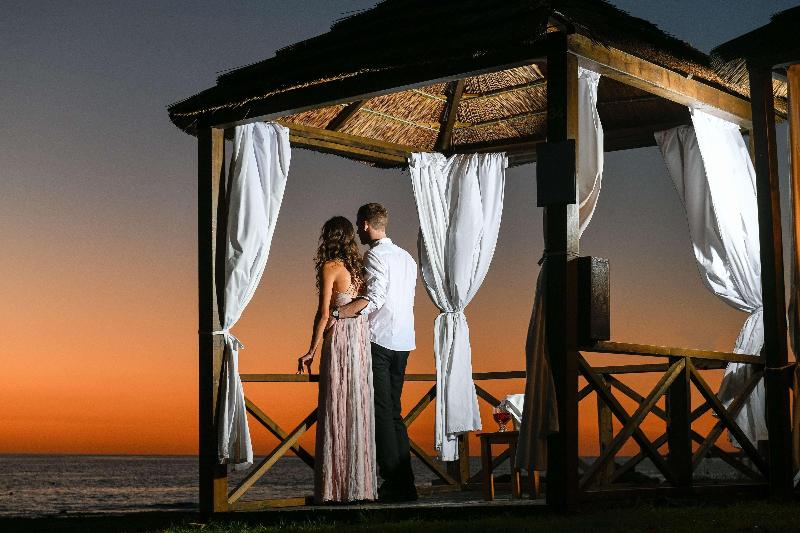 Constantinou Bros Athena Royal Beach - Genel