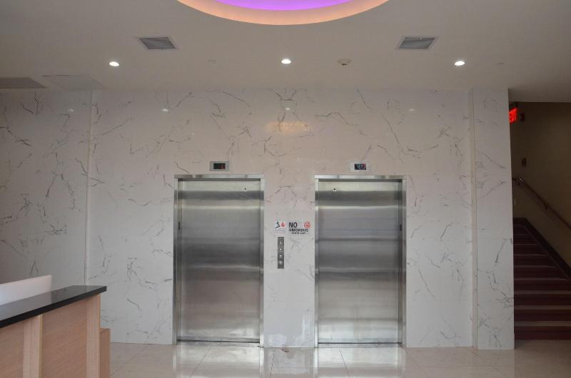 Lic Plaza Hotel - Lobi