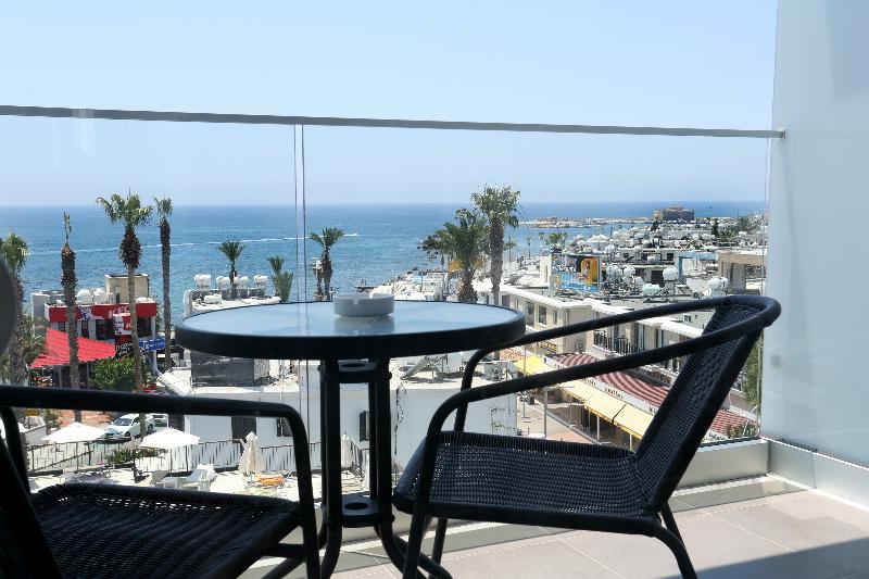 Dionysos Central - Oda