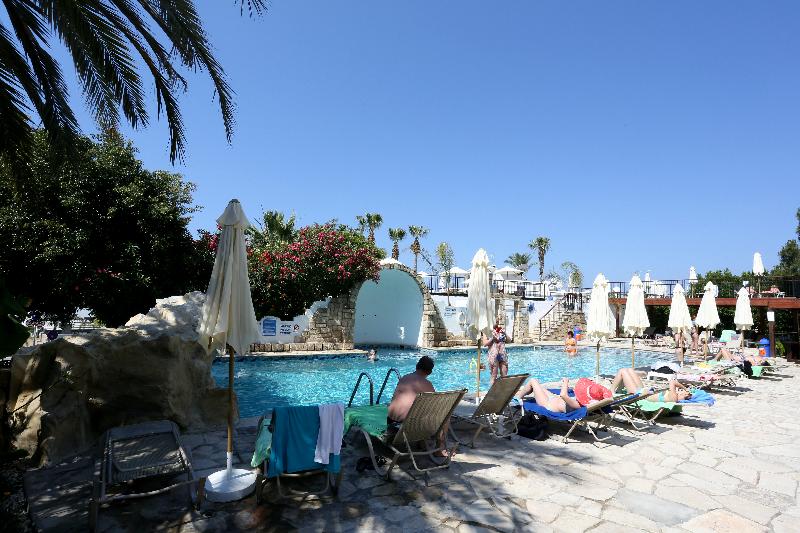 Dionysos Central - Havuz