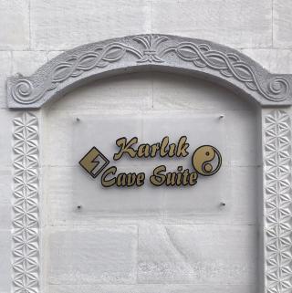Karlik Cave Suite