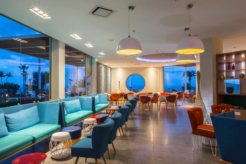 Leonardo Laura Beach And Splash Resort - Bar