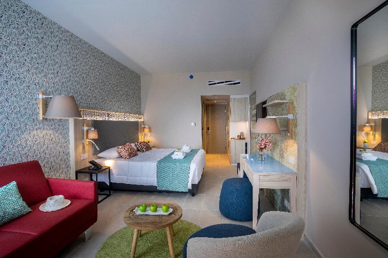 Leonardo Laura Beach And Splash Resort - Oda