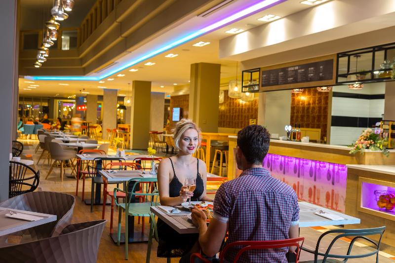 Leonardo Laura Beach And Splash Resort - Restoran