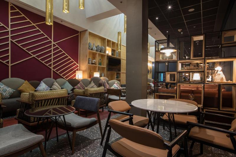 Ibis Abdelmoumen Casa Centre - Bar