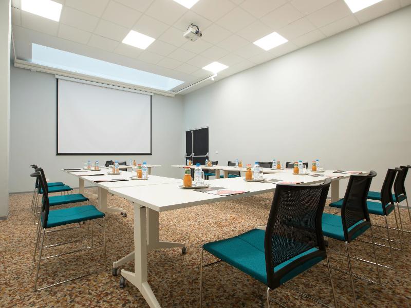 Ibis Abdelmoumen Casa Centre - Aktivite