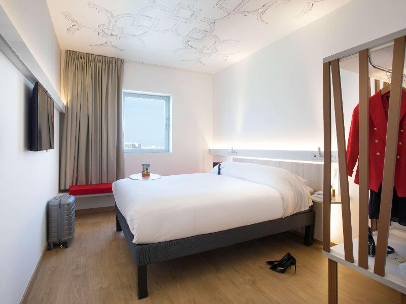 Ibis Abdelmoumen Casa Centre - Oda