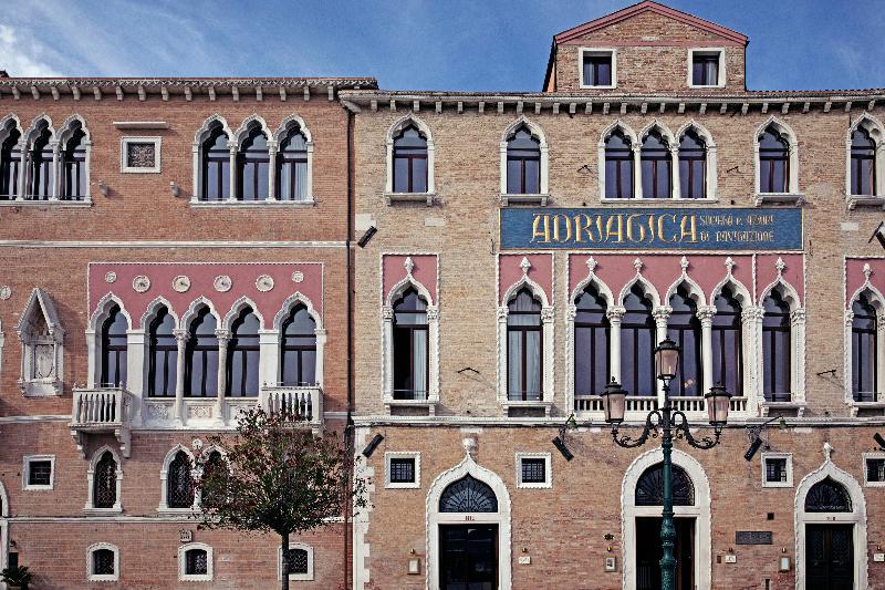 Il Palazzo Experimental - Genel