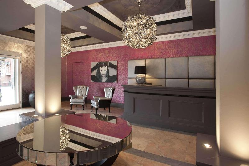 St James Hotel BW Premier Collection - Lobi