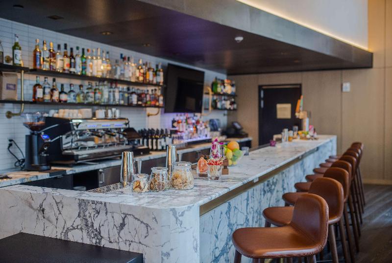 Canopy by Hilton Jersey City Arts District - Bar