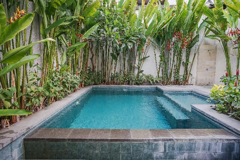 Dee Mansion Bali by ZUZU - Havuz