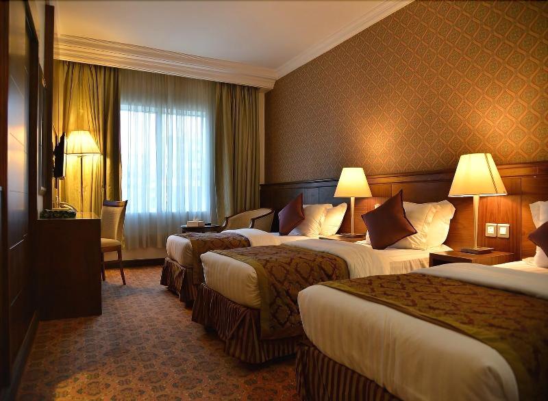 Nozol Royal Inn Hotel - Oda
