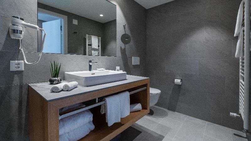 Hotel & LOUNGE LAGO MAGGIORE - Oda