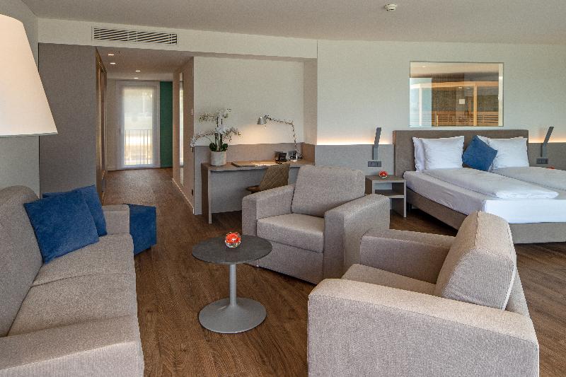 Hotel & LOUNGE LAGO MAGGIORE - Oda