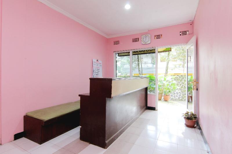 Hotel Wijaya 1 Kaliurang by ZUZU - Lobi