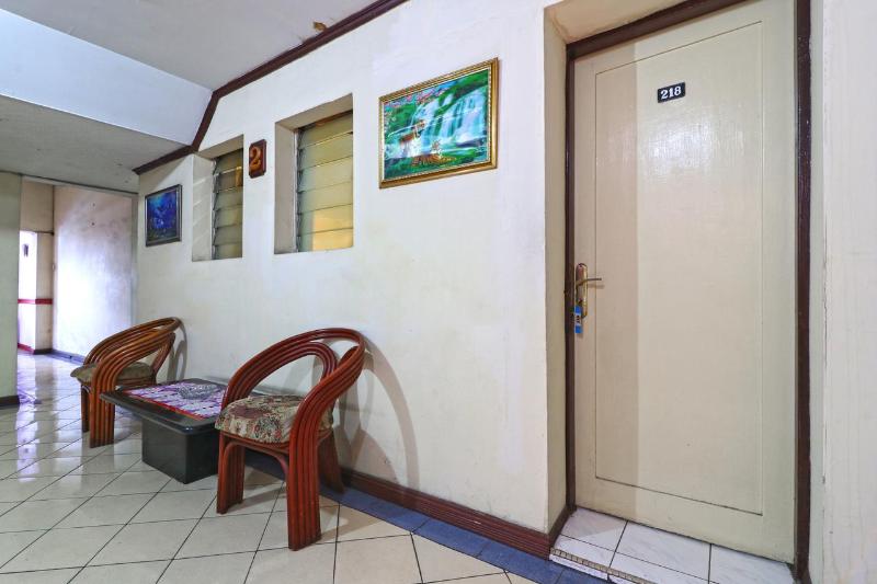 Hotel Sumatera by ZUZU - Lobi