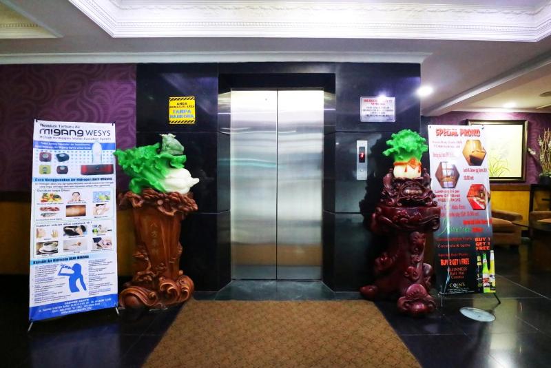 Coins Hotel Jakarta - Lobi