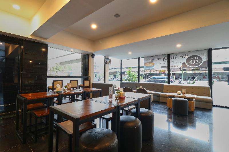 Coins Hotel Jakarta - Lobi