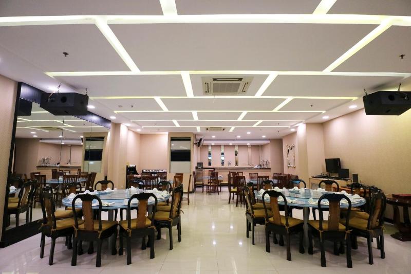 Coins Hotel Jakarta - Restoran
