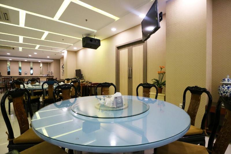 Coins Hotel Jakarta - Restoran