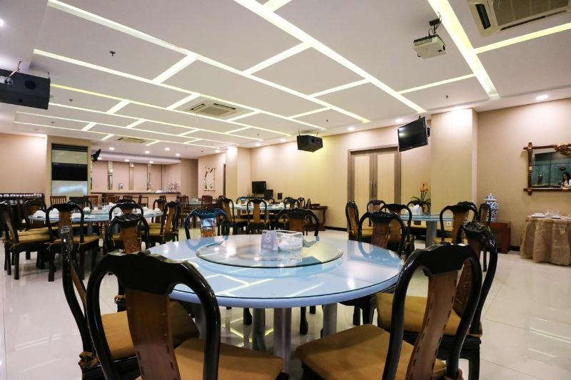 Coins Hotel Jakarta - Restoran