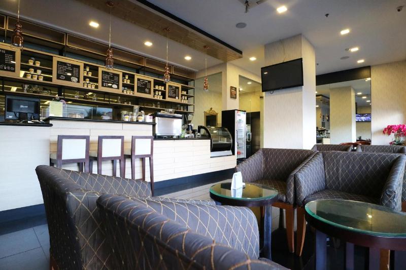 Coins Hotel Jakarta - Restoran