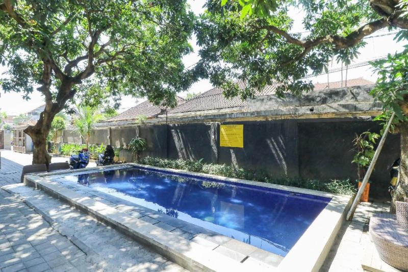 Pudak Sari Homestay by ZUZU - Havuz