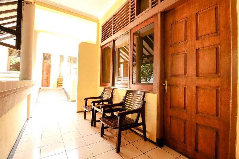 Hotel Bungurasih Syariah by ZUZU - Genel