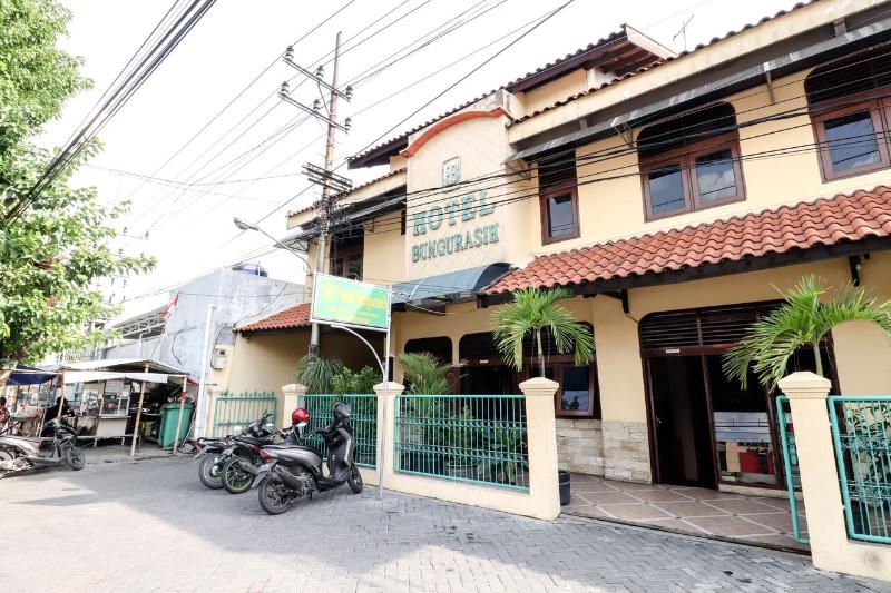 Hotel Bungurasih Syariah by ZUZU - Genel