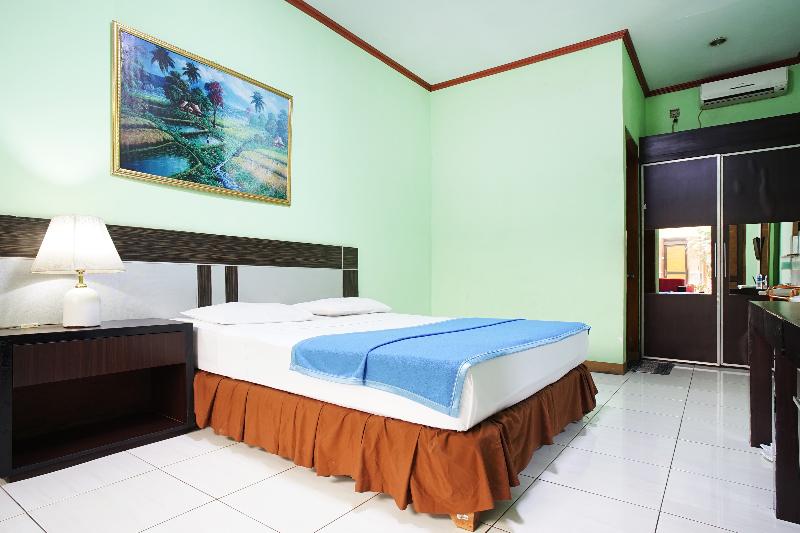 Hotel Bandung Permai by ZUZU - Oda
