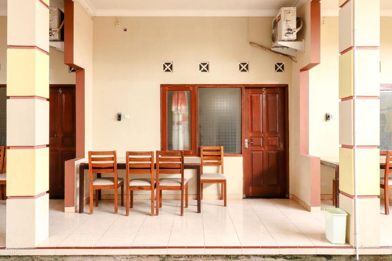 The Joglo Family Hotel by ZUZU - Genel