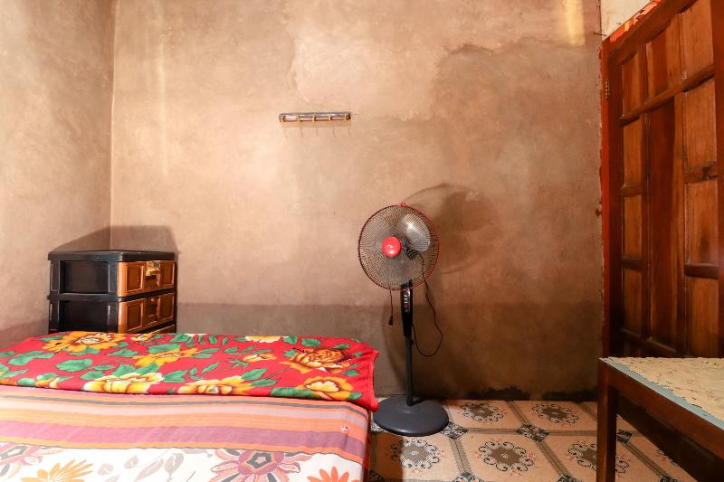 Iran Homestay by ZUZU - Oda