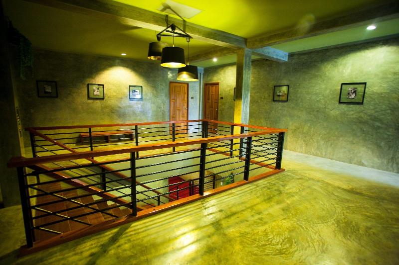 After Glow Hostel - Lobi