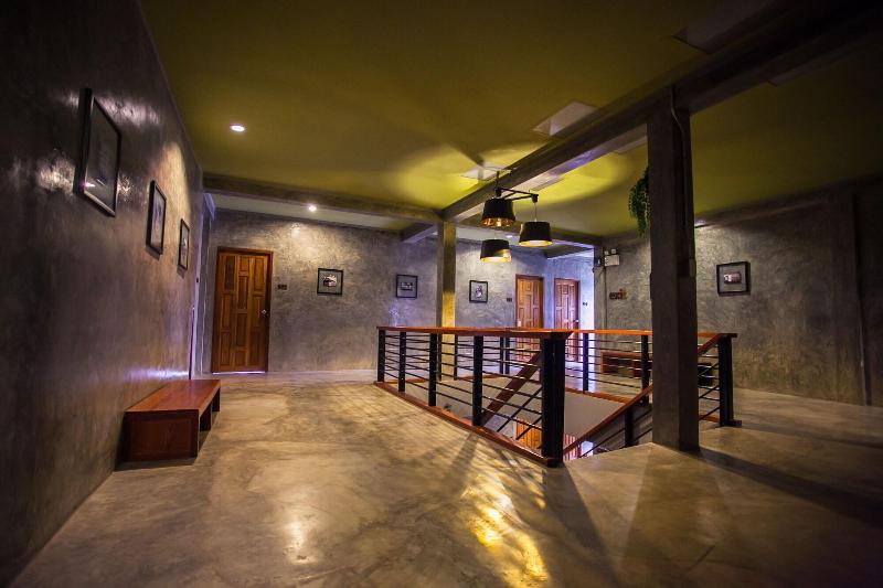 After Glow Hostel - Lobi