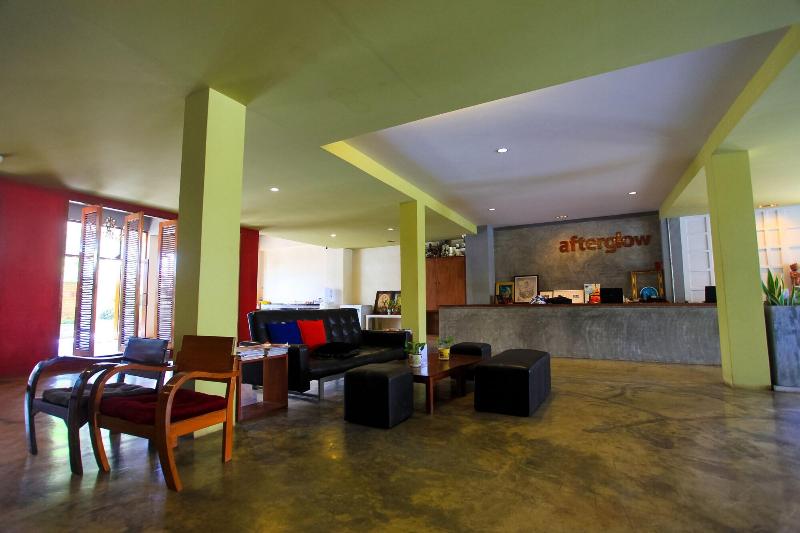 After Glow Hostel - Lobi