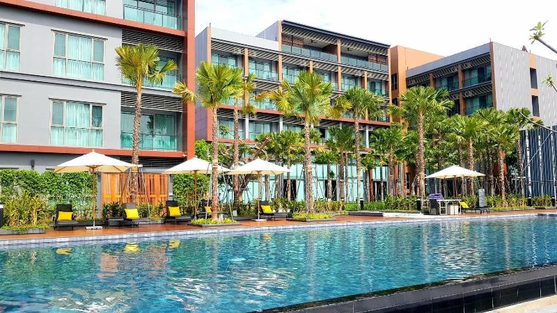 Aisana Hotel Korat - Plaj