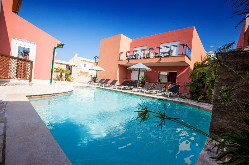 Dom Manuel I Charming Residence - Havuz