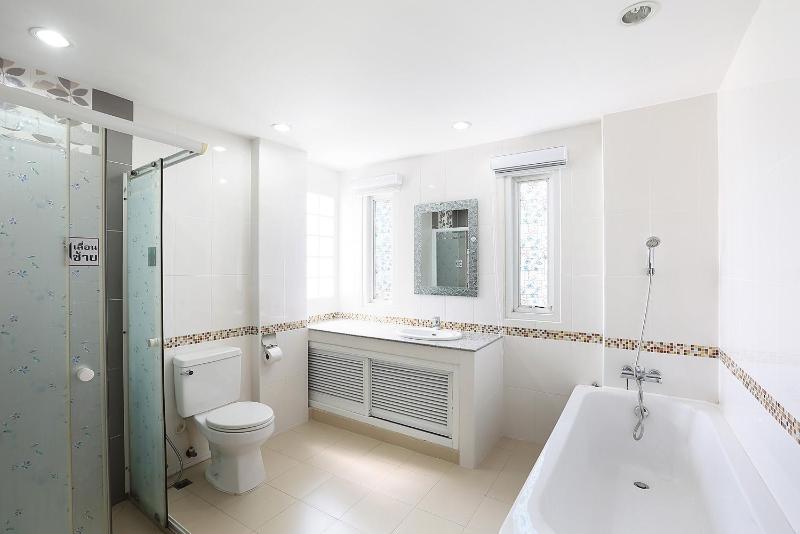 V Place Residence - Oda