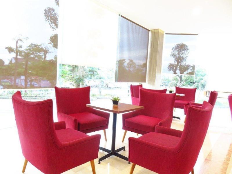 Horison Pasuruan - Bar