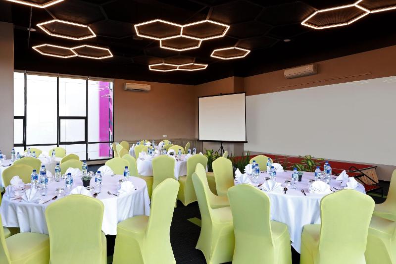 The Zuri Pekanbaru - Toplantı