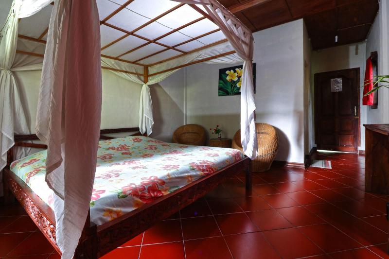 Bagus Bay Guest House by ZUZU - Oda