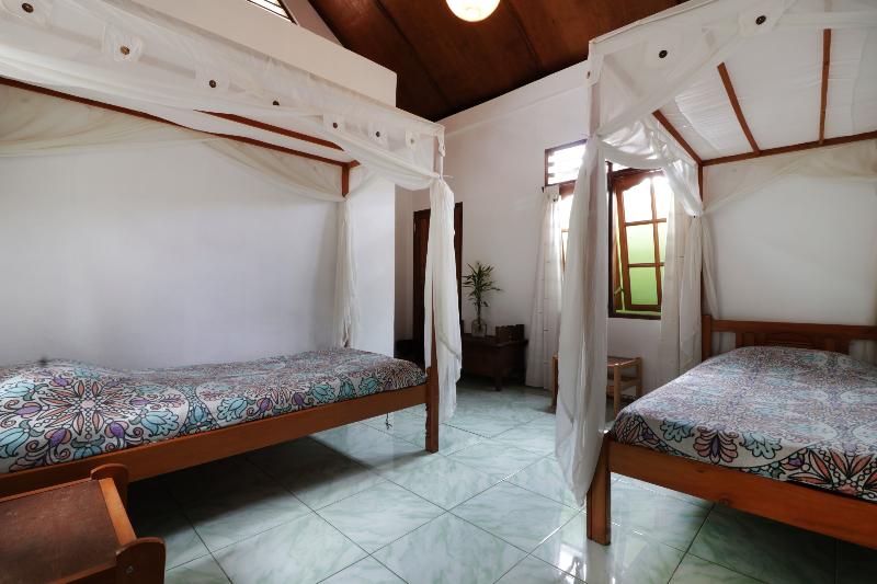 Bagus Bay Guest House by ZUZU - Oda
