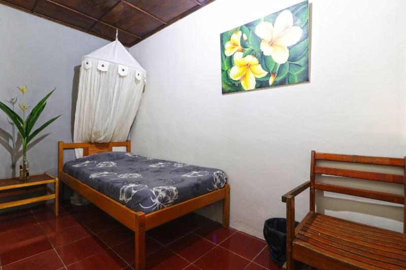 Bagus Bay Guest House by ZUZU - Oda