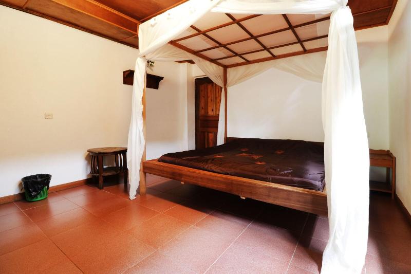 Bagus Bay Guest House by ZUZU - Oda