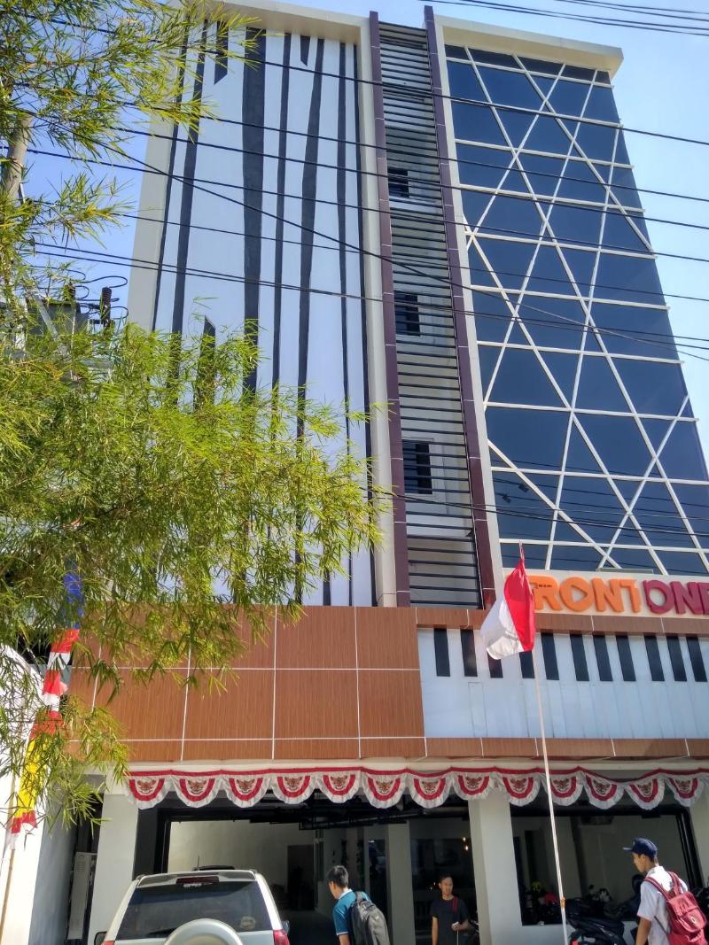 Front One Inn Semarang - Genel