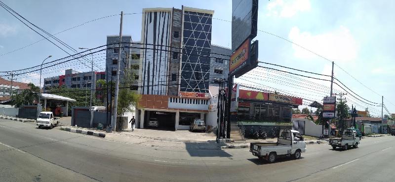 Front One Inn Semarang - Genel
