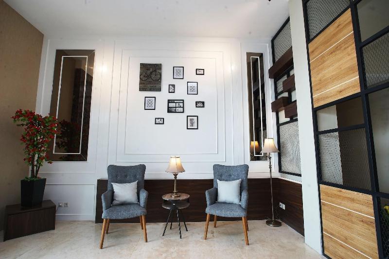 Triizz Hotel Semarang - Lobi