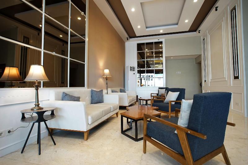 Triizz Hotel Semarang - Lobi